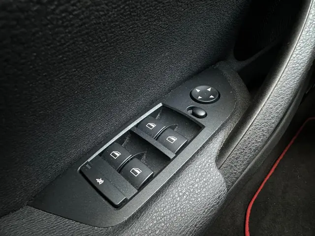 BMW X1 SDrive20i Leder | Cruise Control 2015 Benzine 21