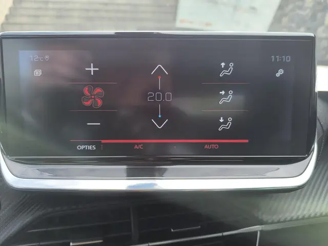 Peugeot 2008 1.2 PureTech Allure 2021 Benzine 25