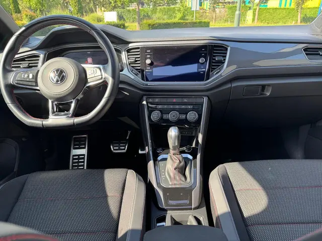Volkswagen T-Roc 1.5 TSI Sport 2021 Benzine 21