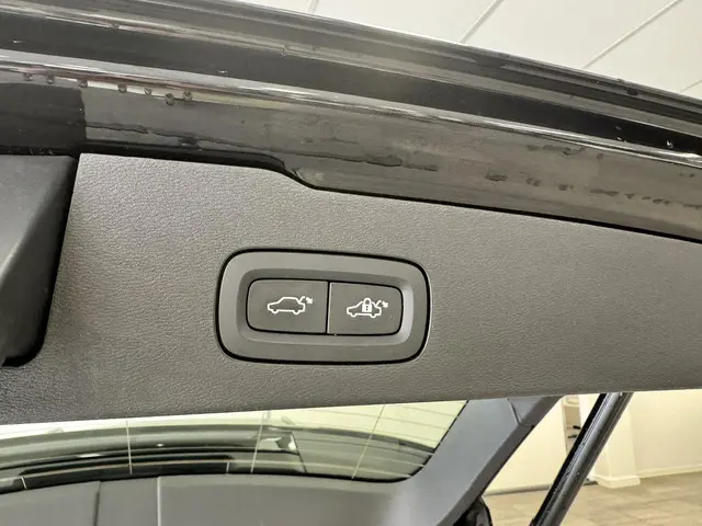 Volvo V60 2.0 B4 Inscription 2021 Benzine 31