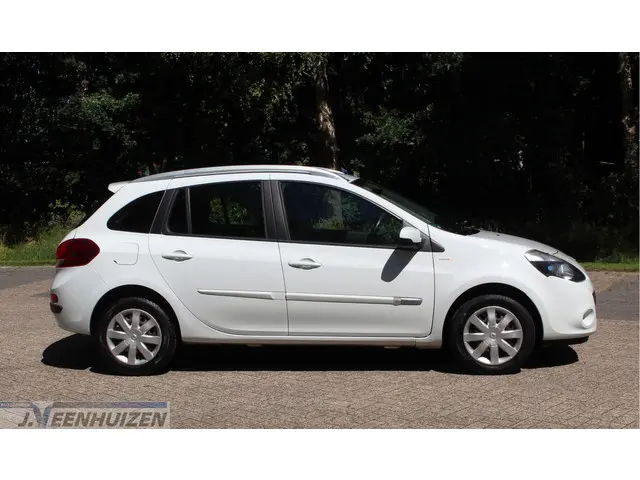 Renault Clio Estate 1.2-16V Authentique 2012 Benzine 8