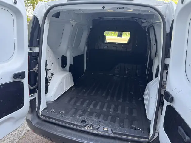 Renault Express 1.3 TCe 100 Comfort Benzine!! 2023 Benzine 7