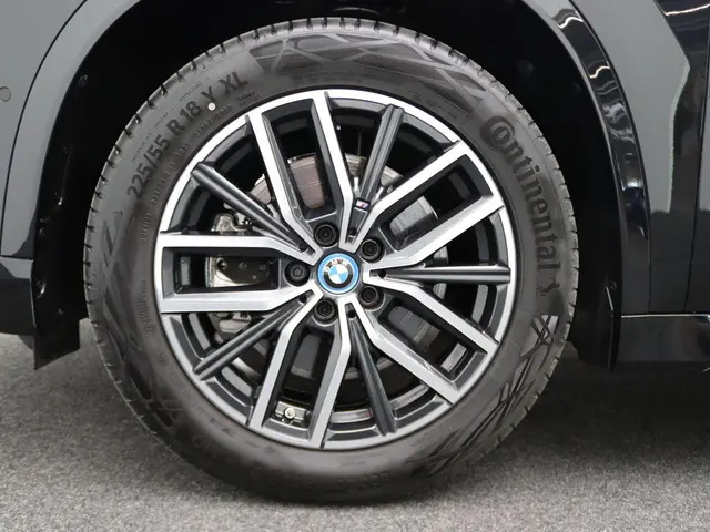 BMW X1 xDrive30e 2024 Hybride Benzine 7