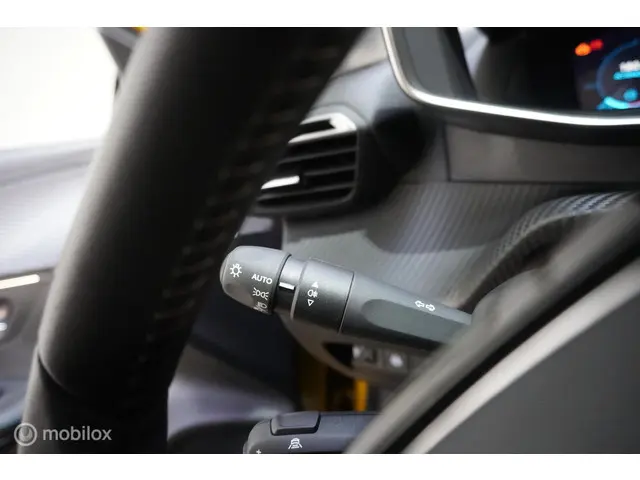 Peugeot 208 1.2 PureTech Allure Pack 2023 Benzine 23