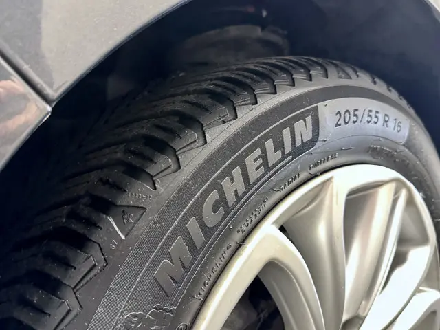 Citroën C4 1.2 PureTech Exclusive 2014 Benzine 23
