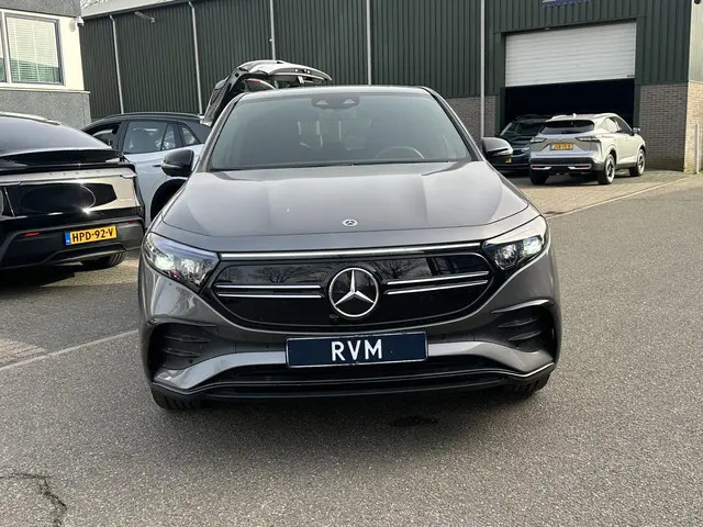 Mercedes-Benz EQA 2