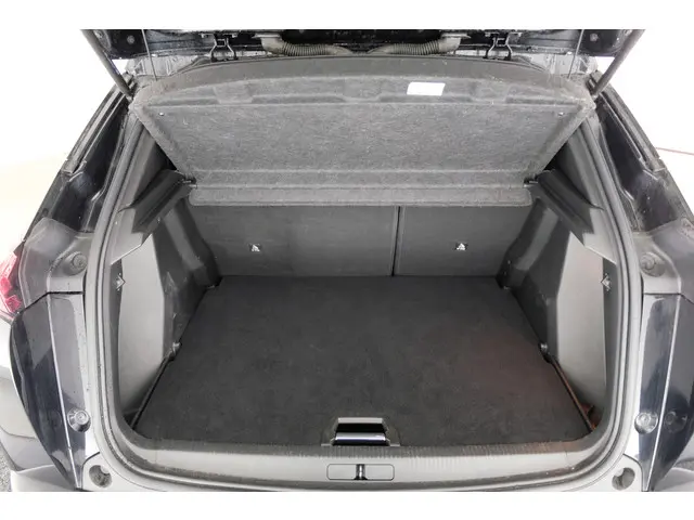 Peugeot 2008 1.2 PureTech Allure Pack 2021 Benzine 30