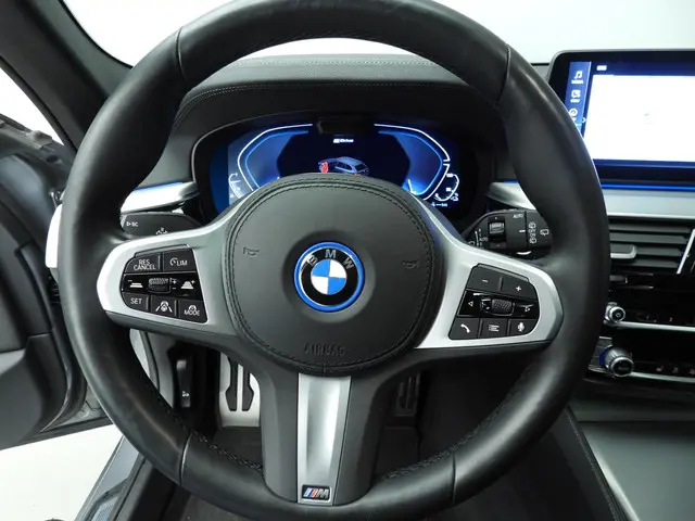 BMW 5 Serie Touring 530e 2024 Hybride Benzine 11
