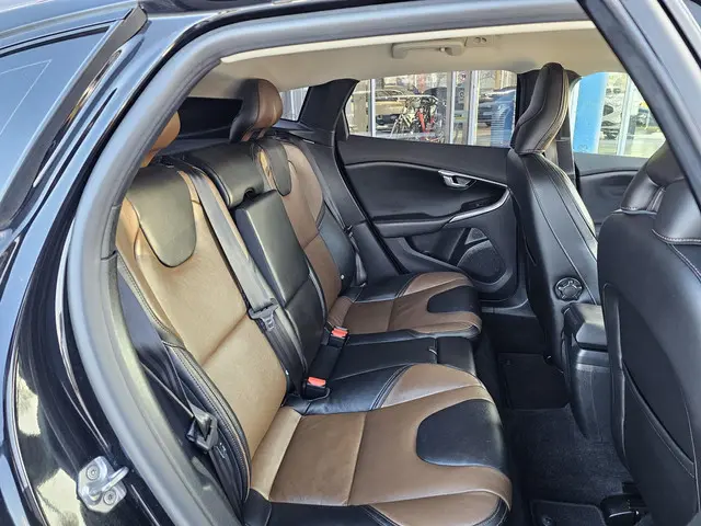 Volvo V40 Cross Country 2.0 D4 Summum 2016 Diesel 10