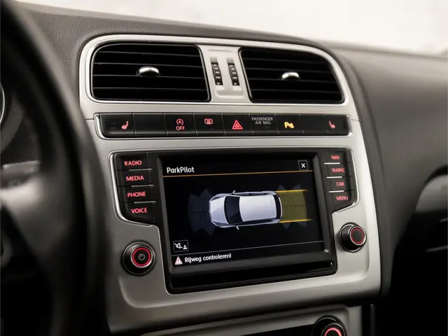Volkswagen Polo 1.2 TSI Sportline 2015 Benzine 16