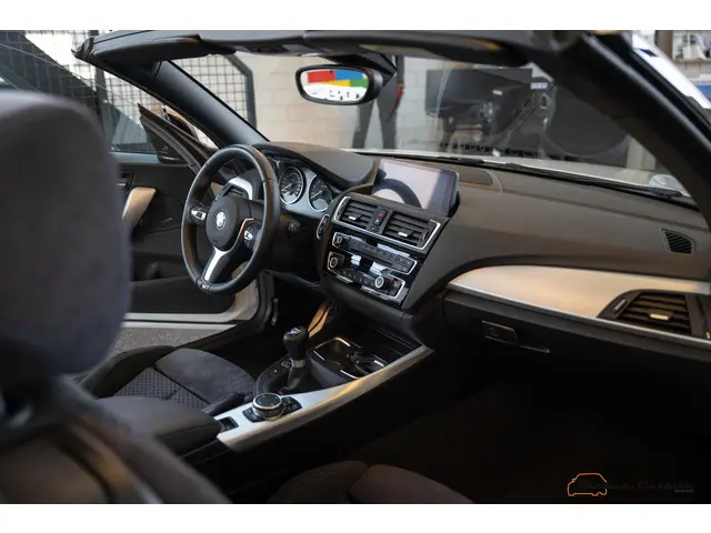 BMW 2 Serie Cabrio M235i Executive 2015 Benzine 34