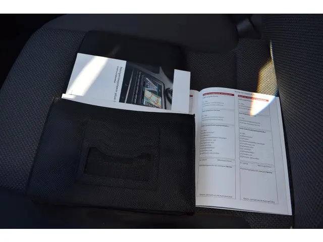 Opel Agila 1.2 Edition 2012 Benzine 35