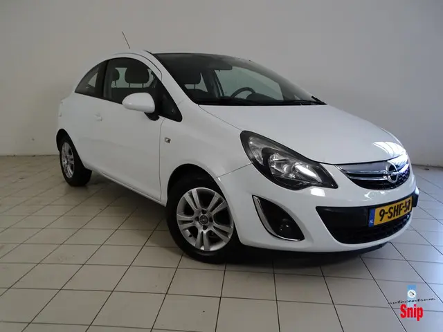 Opel Corsa 1.2-16V Cosmo Automaat 2013 Benzine 18