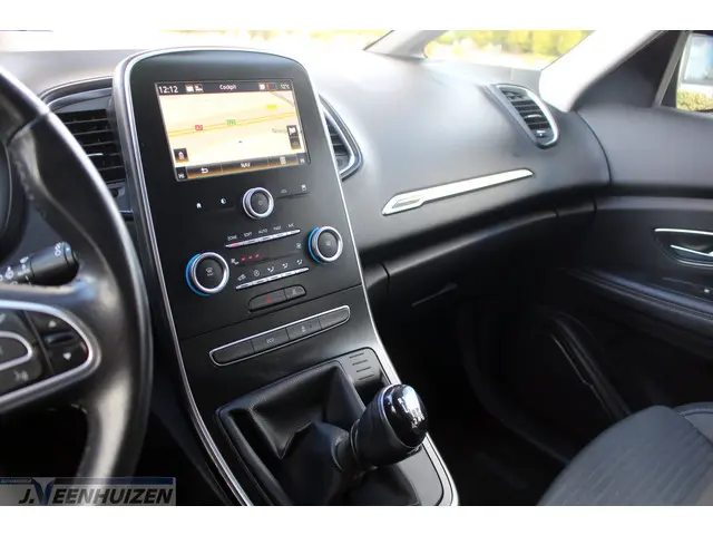 Renault Grand Scénic 1.2 TCe Zen 2017 Benzine 24