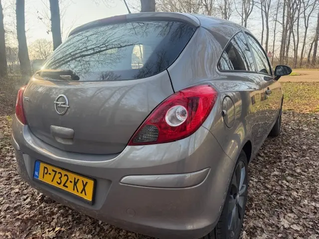 Opel Corsa 1.4-16V 2013 Benzine 16