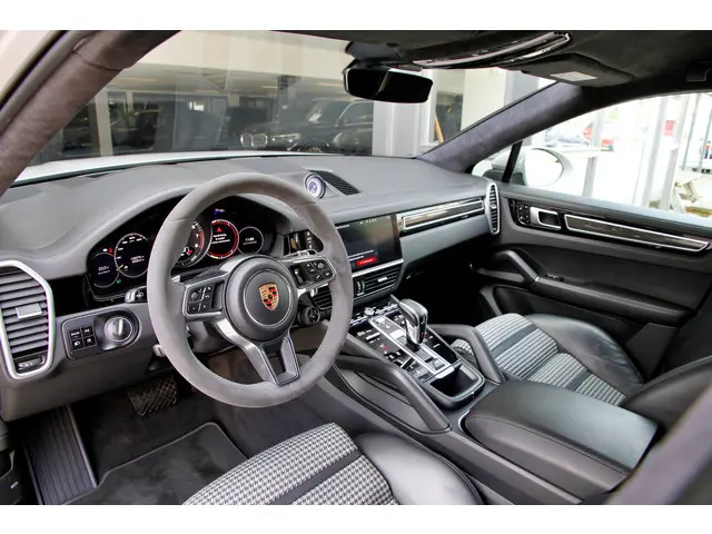 Porsche Cayenne Coupé 3.0 E-Hybrid 2019 Hybride Benzine 13