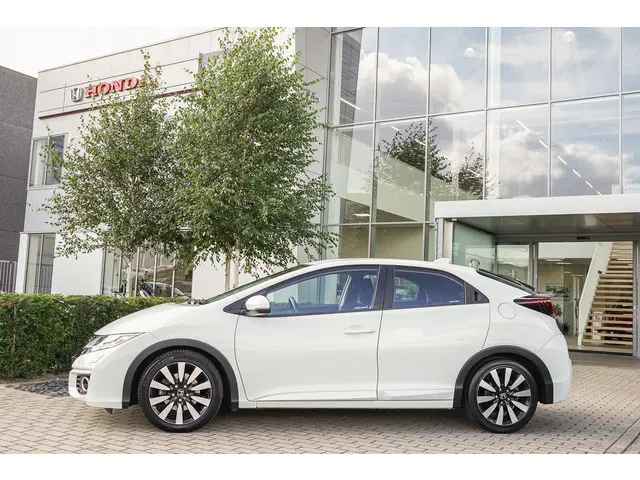 Honda Civic 1.8i VTEC ELEGANCE - SPORT 2016 Benzine 45