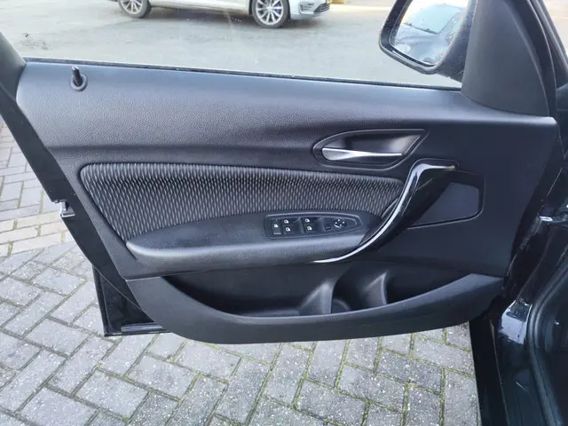 BMW 1 Serie 114i EDE Executive 2014 Benzine 8