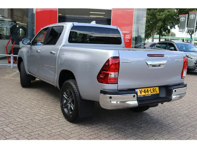 Toyota Hilux 2.4 D-4D Double Cab Challenger 2024 Diesel 14