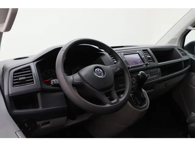 Volkswagen Transporter 2.0 TDI DSG L1H1 2017 Diesel 27