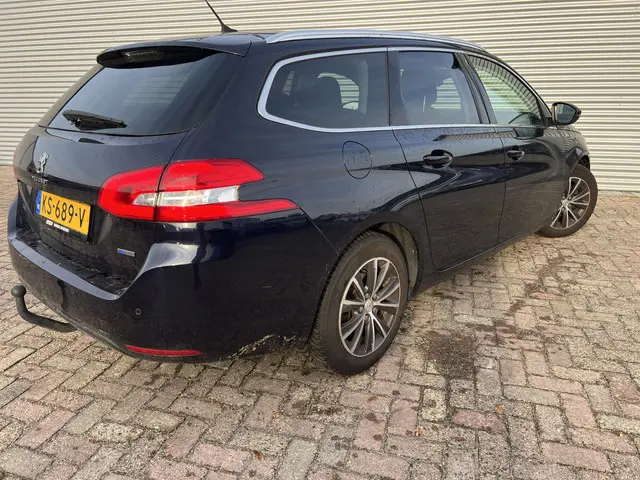 Peugeot 308 SW 1.2 PureTech Allure 2016 Benzine 19