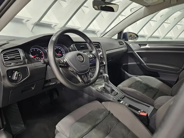 Volkswagen Golf 1.4 TSI Highline R Line 2017 Benzine 21