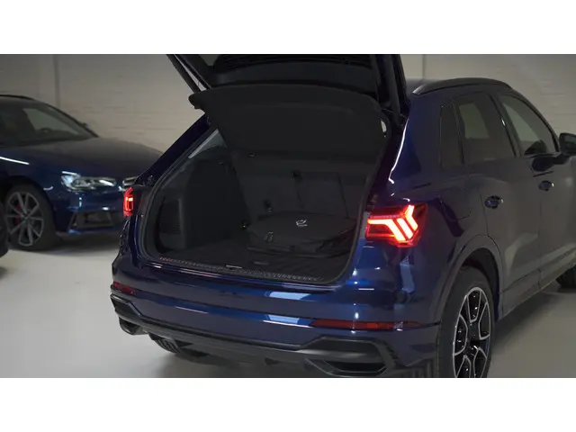 Audi Q3 45 TFSI e S line 2022 Hybride Benzine 7