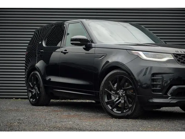 Land Rover Discovery 3.0 D250 R-Dynamic SE 2024 Diesel 26