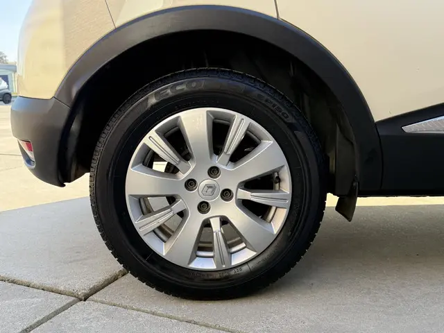 Renault Captur 0.9 TCe Expression 2013 Benzine 24