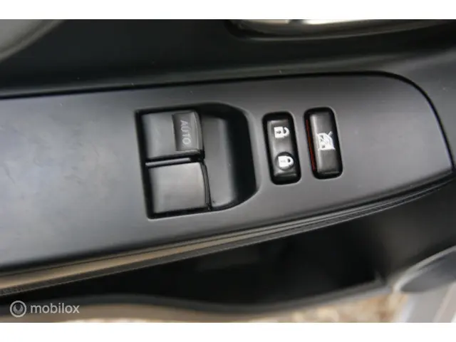 Toyota Yaris 1.5 Hybrid Trend 2016 Hybride Benzine 11