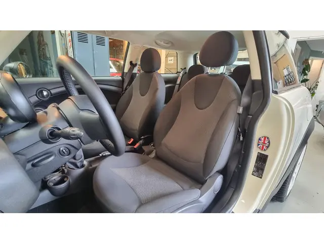 MINI One Mini 1.6 Salt 2014 Benzine 32