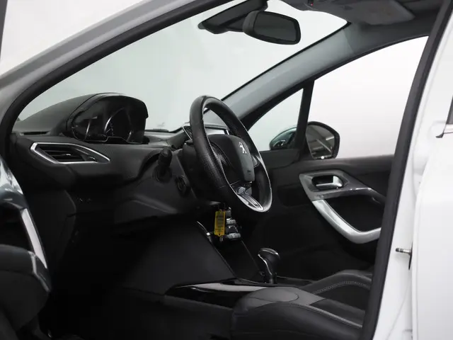 Peugeot 2008 1.2 PureTech Allure 2018 Benzine 6