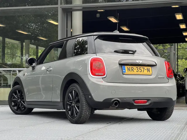 MINI Cooper Mini 1.5 Business 2017 Benzine 6