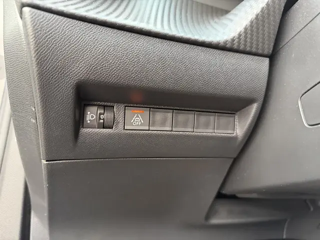 Peugeot 2008 1.2 Turbo 100 PK Allure Pack 2021 Benzine 29