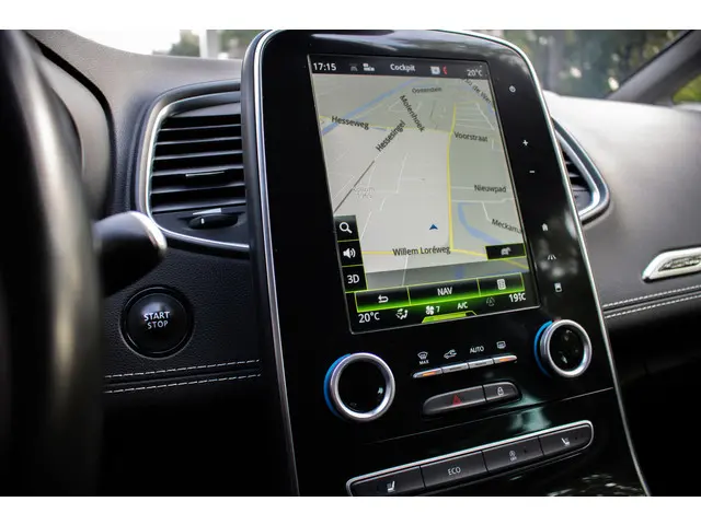 Renault Scénic TCe 130 Bose 2017 Benzine 18