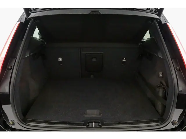 Volvo XC40 1.5 T3 Inscription zwart 2018 Benzine 33