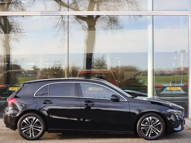 Mercedes-Benz A-Klasse 180 Business Line 2023 Benzine 5