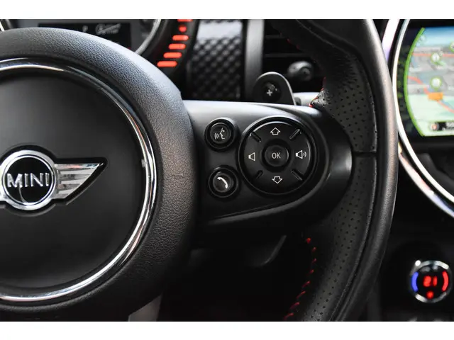 MINI Cooper S Mini 2.0 Serious Business 2014 Benzine 23