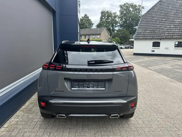 Peugeot 2008 1.2 Hybrid 145 GT 2025 Hybride Benzine 5