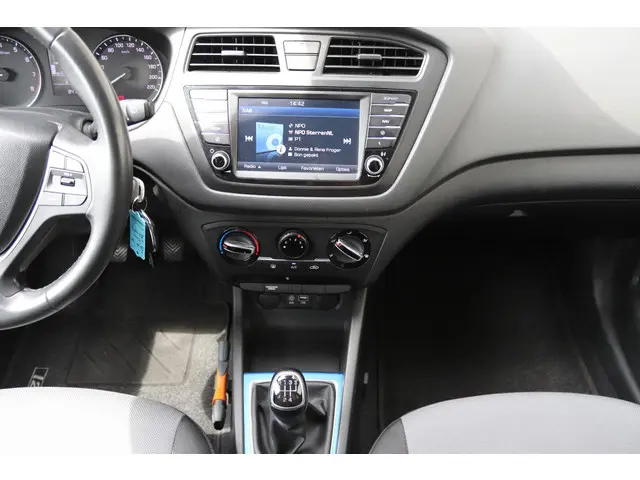 Hyundai i20 1.0 T-GDI Go! 2016 2016 Benzine 10