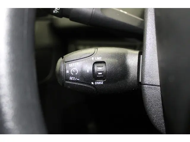 Peugeot 208 1.0 VTi Access 2013 Benzine 14
