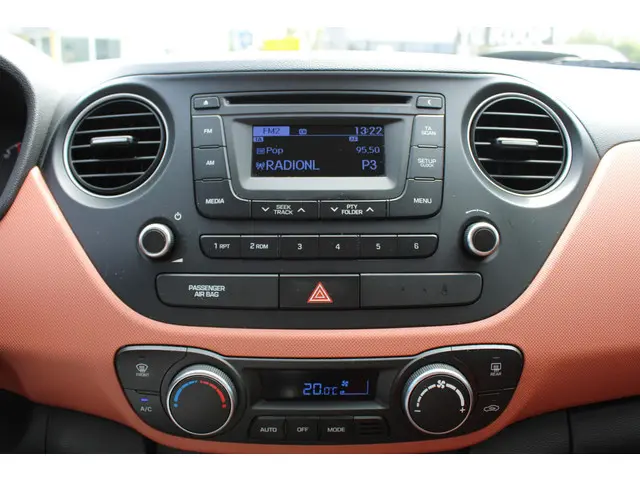 Hyundai i10 1.0i i-Motion Comfort 2016 Benzine 21