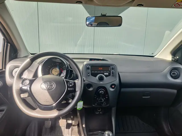 Toyota Aygo 1.0 VVT-i x-fun 2018 Benzine 12