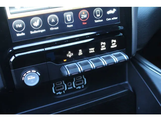 Dodge Ram 1500 5.7 V8 4x4 Crew Cab Laramie 2021 LPG/Gas 8