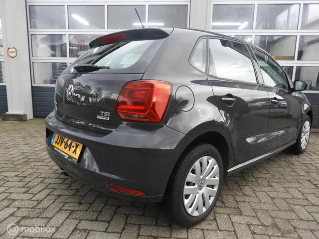 Volkswagen Polo 1.2 TSI Comfortline 2015 Benzine 7