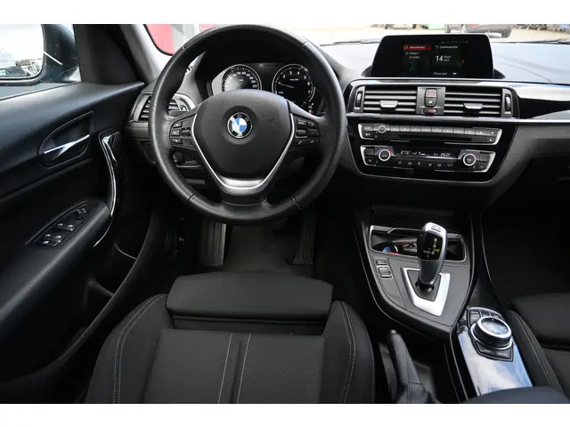 BMW 1 Serie 118i Corporate Lease Executive 2017 Benzine 30