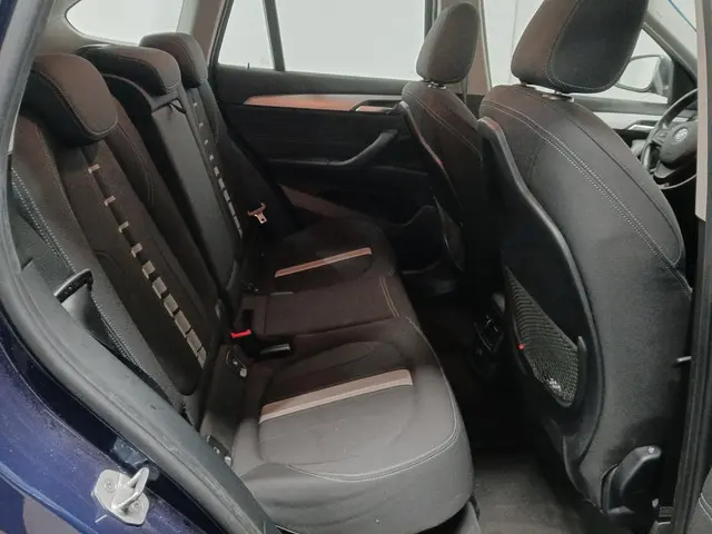 BMW X1 SDrive18i SCHADEAUTO!! 2017 Benzine 17