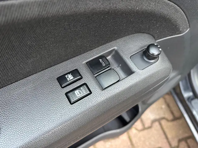 Suzuki Splash 1.0 VVT Exclusive EASSS 2012 Benzine 18