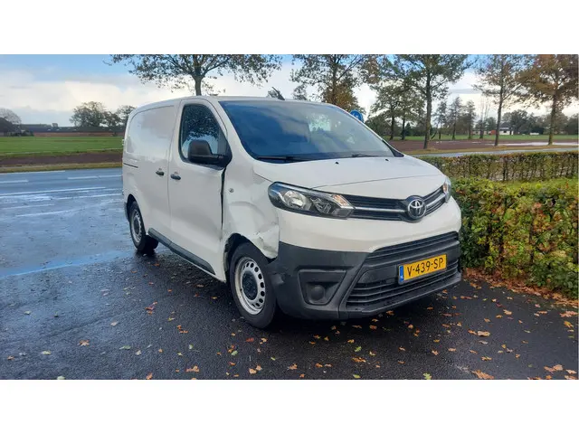 Toyota ProAce Compact 1.6 D-4D Cool Comfort 2018 Diesel 4