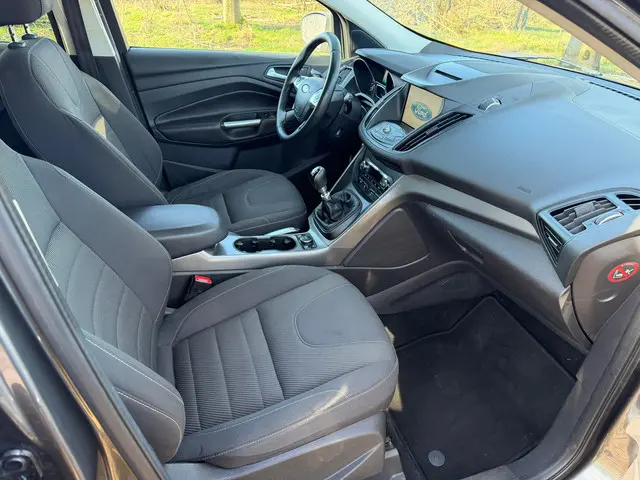 Ford Kuga 1.5 Trend Motor niet 100% 2016 Benzine 16